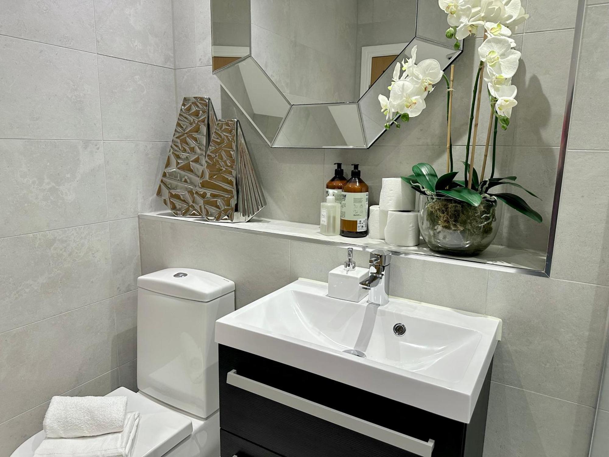 Superior Apartment In Cardiff City Centre Екстер'єр фото