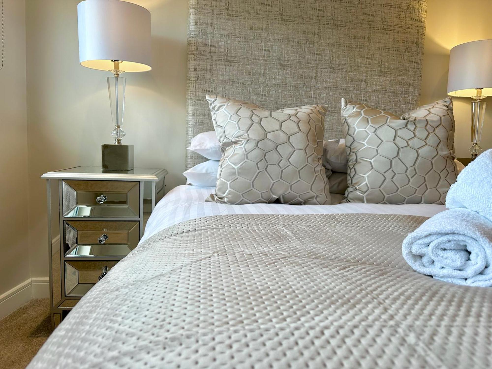 Superior Apartment In Cardiff City Centre Екстер'єр фото