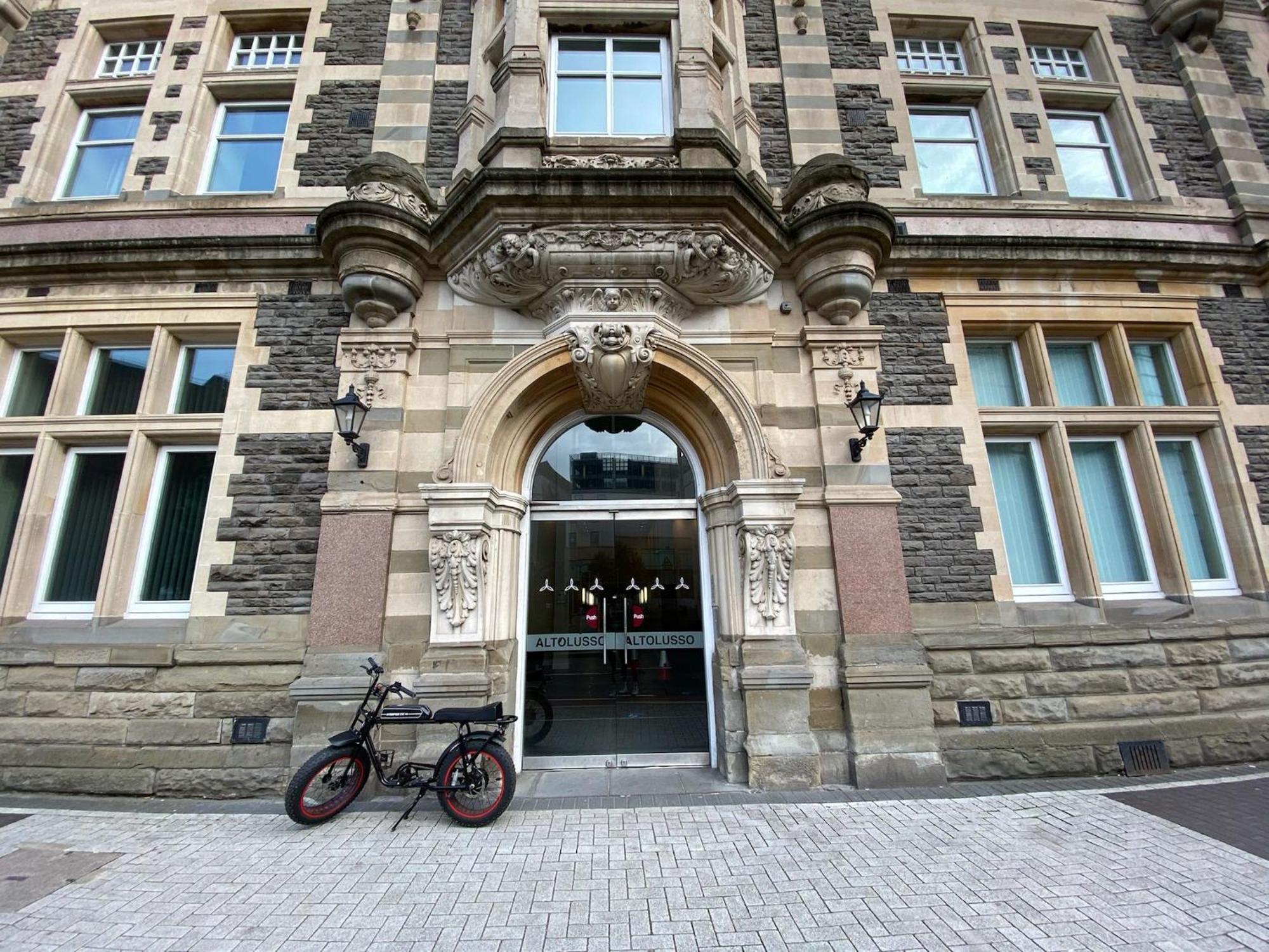 Superior Apartment In Cardiff City Centre Екстер'єр фото